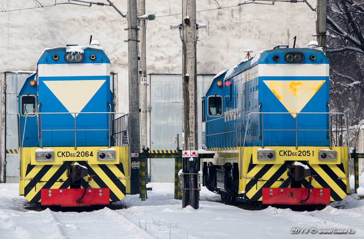 CKD6E-2064 и CKD6E-2051 в депо на станции Алма-Ата-1, 29.01.14г. #1