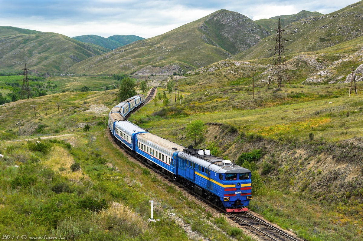 2ТЭ10У-0308 с поездом №641 Защита — Зыряновск, на перегоне Селезневка - Бухтарма, 02,0714г.
