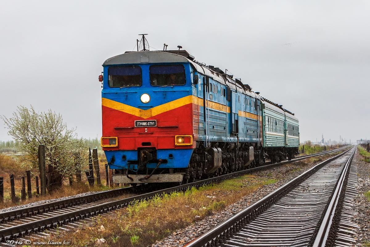 2ТЭ10МК-0791 с поездом №615 Туркестан - Саксаульская, на перегоне Шиели - рзд №20, 26.04.15г.