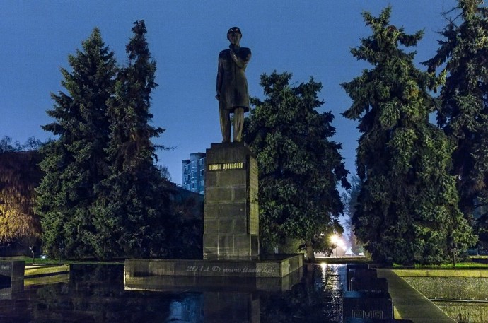 Памятник Чокану Валиханову, 05.04.14г