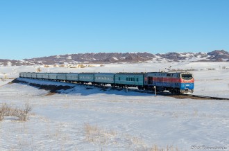 ТЭ33А-0275 с поездом №352 Оскемен — Алматы, 23.02.19г
