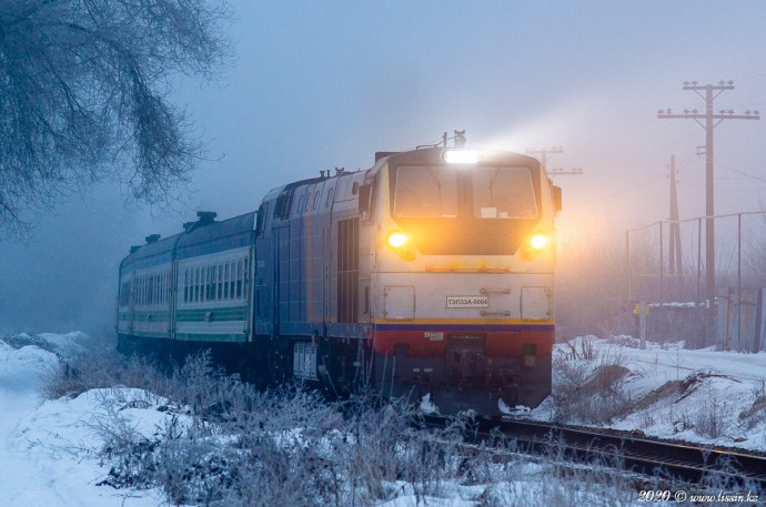 ТЭП33А-0004 с поездом УТЙ №369 Новосибирск — Ташкент, 11.01.20г