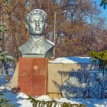 Памятник Уразу Джандосову в Алма-Ате