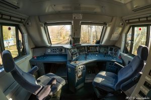 Кабина французского пассажирского электровоза KZ4AT концерна ALSTOM.