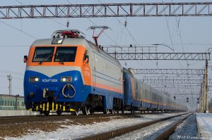 KZ4AC-0024 с поездом Talgo №003 Алматы - Астана проходит станцию Аксенгер, Алматинская область, 29.01.18г.