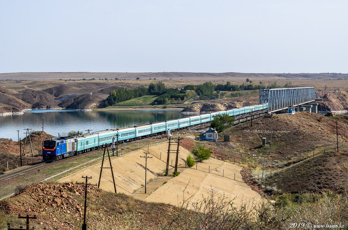 Семей железная дорога. Станция Кызылорда Казахстан. Тэп33а с пассажирским. Поезд семей Кызылорда. Кызылорда поезд.