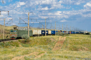 ВЛ80Т-1964 на перегоне Анрахай - Бель, Жамбылская область, 06.06.22г.