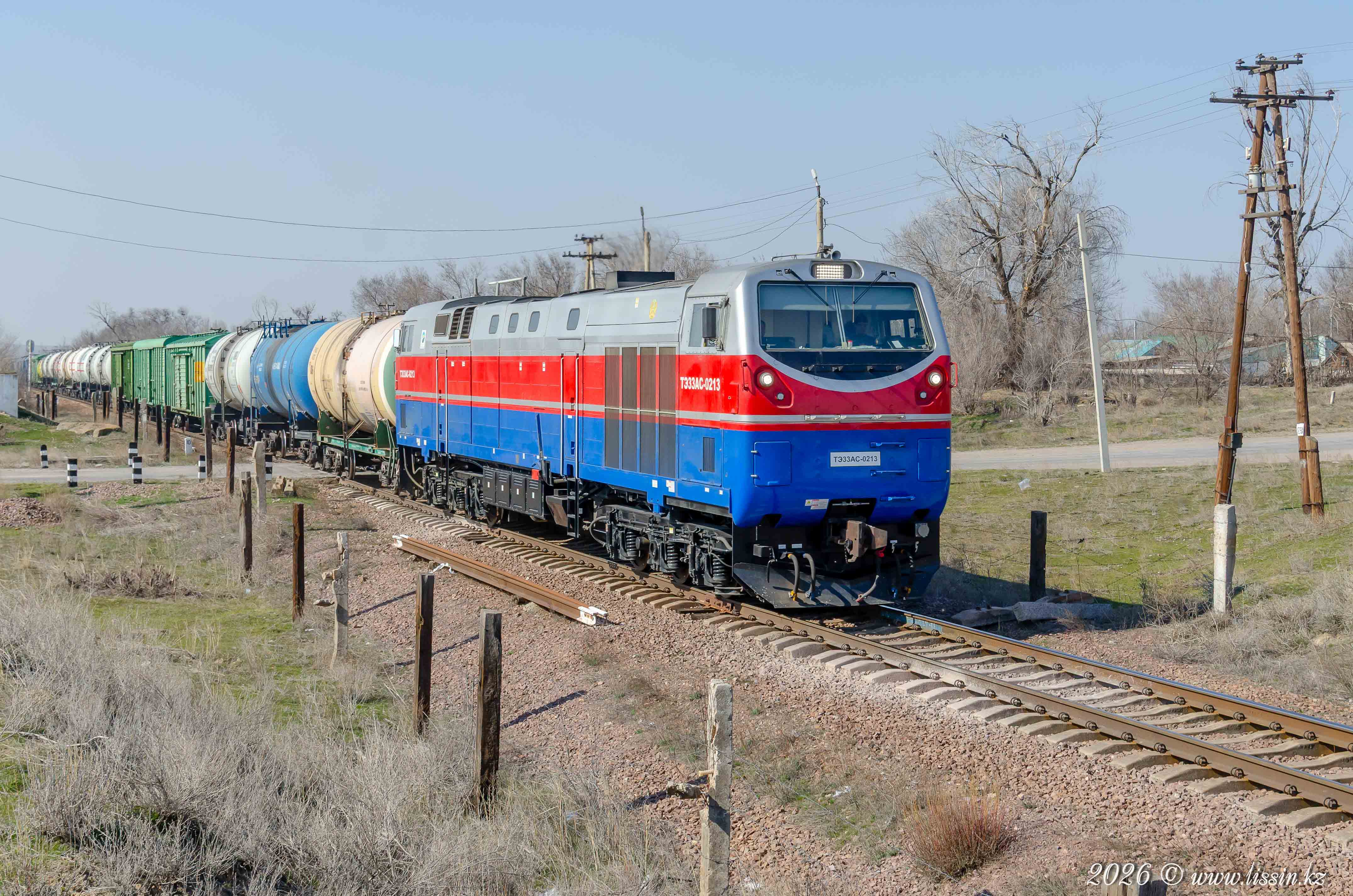 ТЭ33АС-0213 на перегоне Илийская - Жетыген, Алматинская область, 22.03.26г.