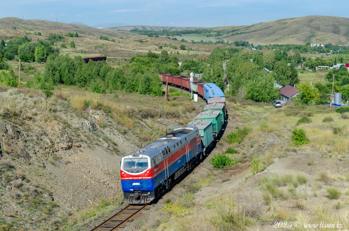 ТЭ33АС-0074 на перегоне Глубочанка - Иртышский завод, ВКО, 08.08.2025г.
